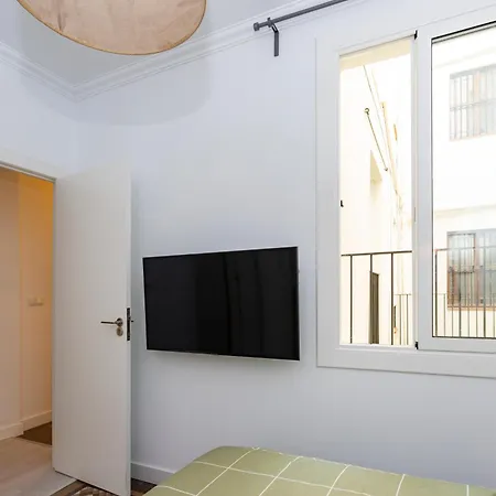 Apartment & Gothic Center *